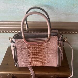 Elegant Pink Textured Handbag